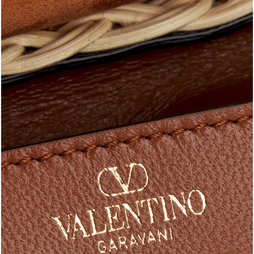 VALENTINO GARAVANI
Logo embellished leather-trimmed raffia shoulder bag - Picture 7 of 8